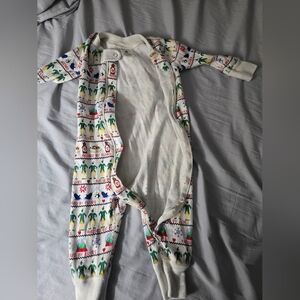 Hanna Andersson Elf baby pajamas